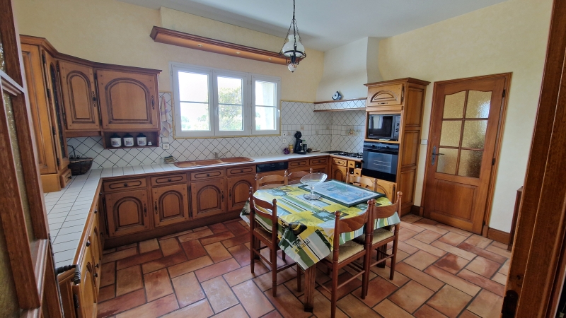 BELLE MAISON A ETAGE